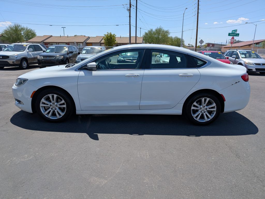 2015 Chrysler 200 Image 6