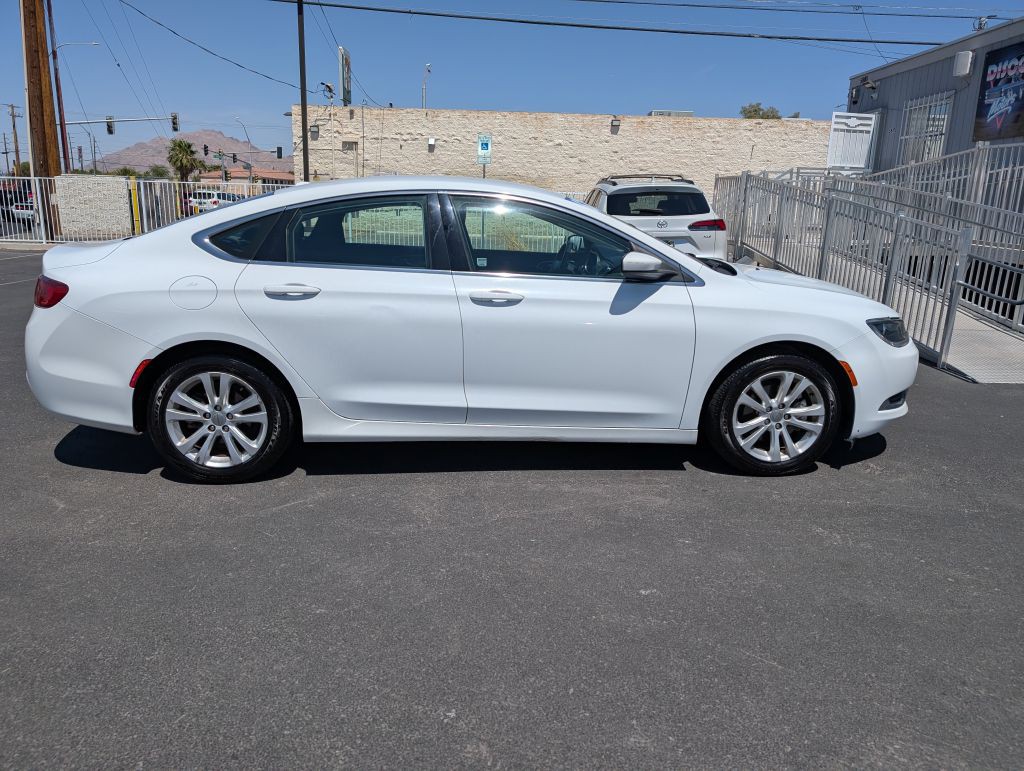 2015 Chrysler 200 Image 3