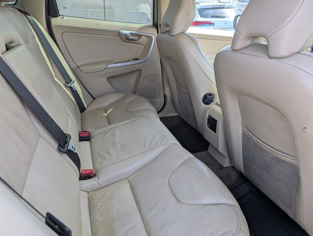 2011 Volvo XC60 Image 9