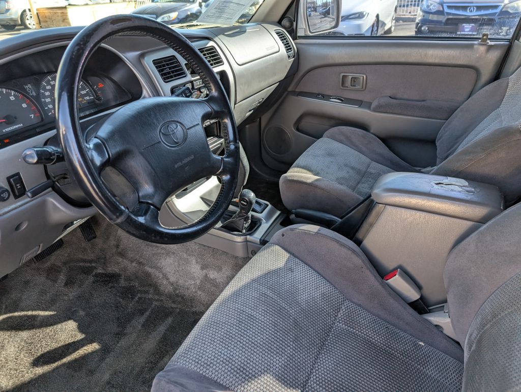 2002 Toyota 4Runner Image 6