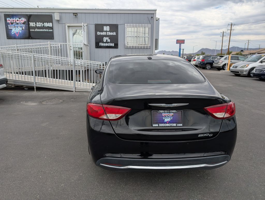2015 Chrysler 200 Image 2