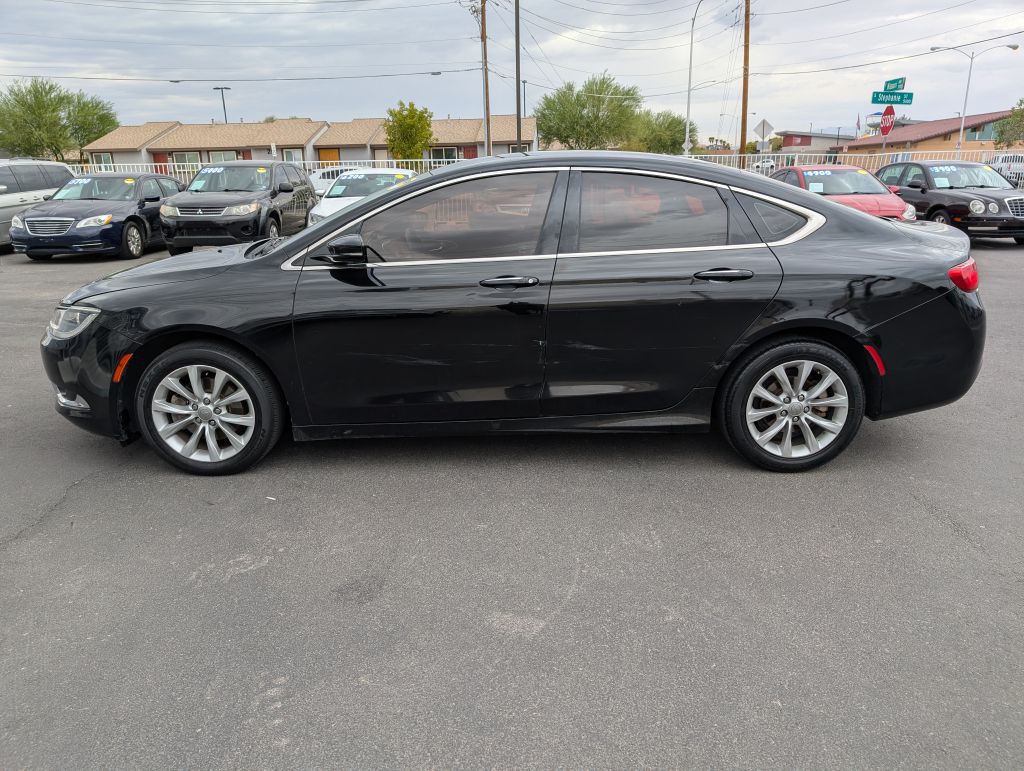 2015 Chrysler 200 Image 3