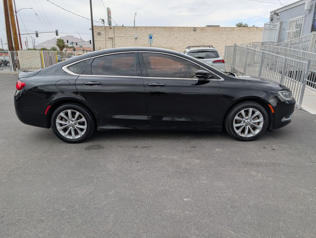 2015 Chrysler 200 Image 4