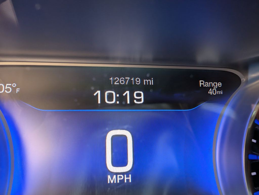 2015 Chrysler 200 Image 12