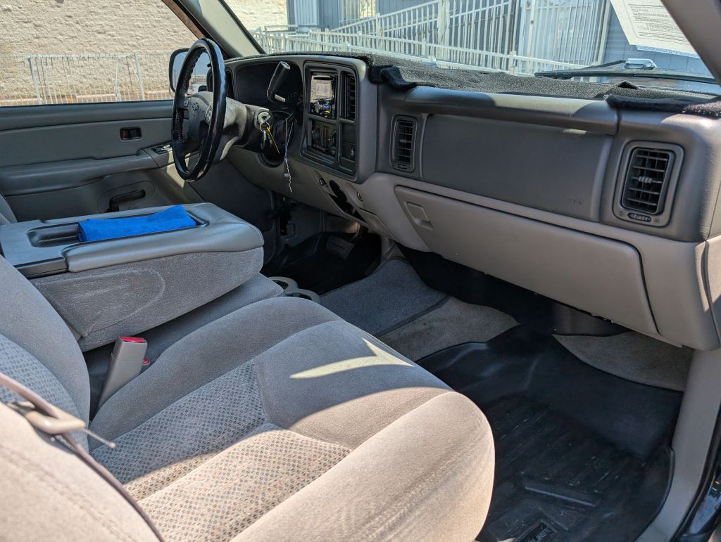 2006 Chevrolet Suburban Image 8