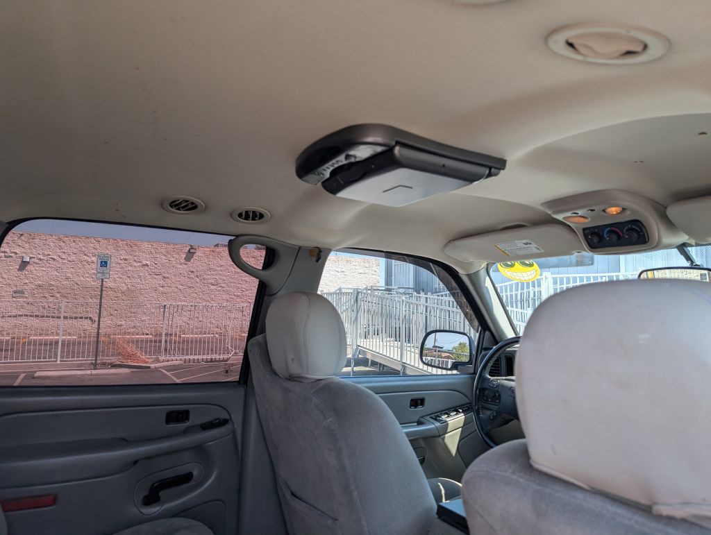 2006 Chevrolet Suburban Image 11