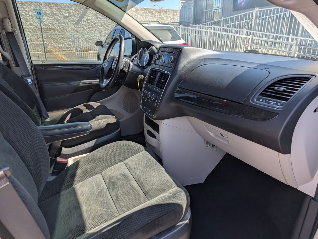 2016 Dodge Grand Caravan Image 9