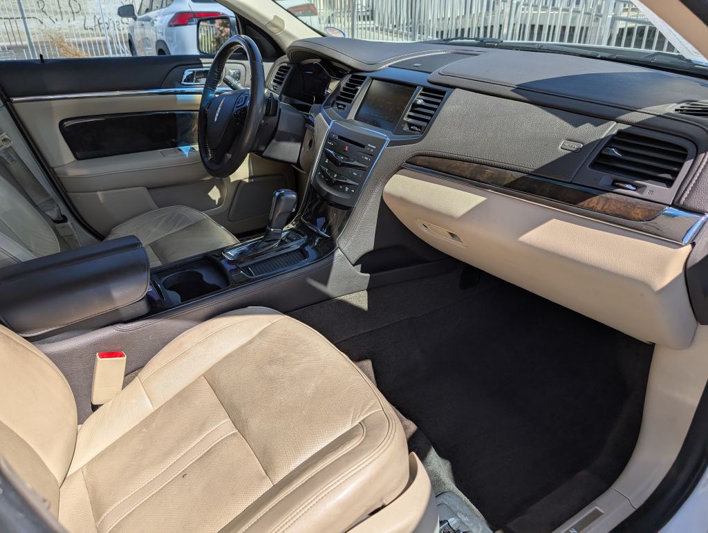 2013 Lincoln MKS Image 10