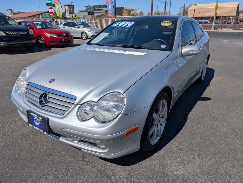 2004 Mercedes-Benz C-Class Image 2