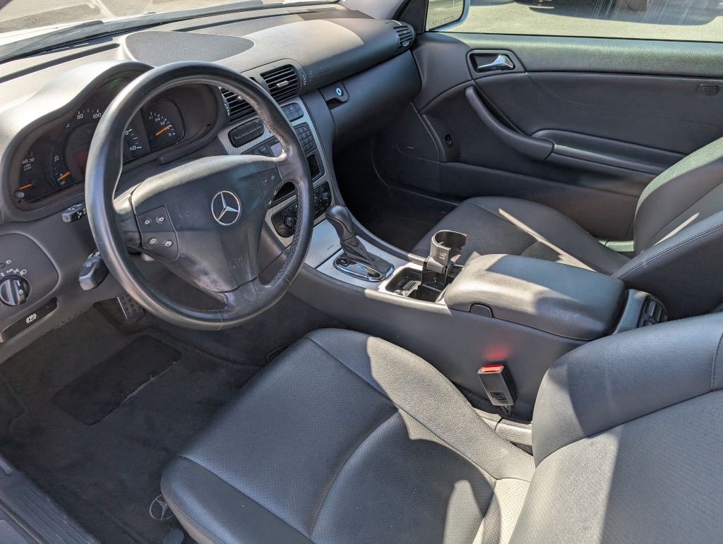 2004 Mercedes-Benz C-Class Image 4