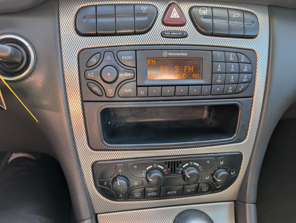 2004 Mercedes-Benz C-Class Image 8