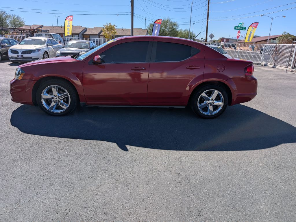 2011 Dodge Avenger Image 3