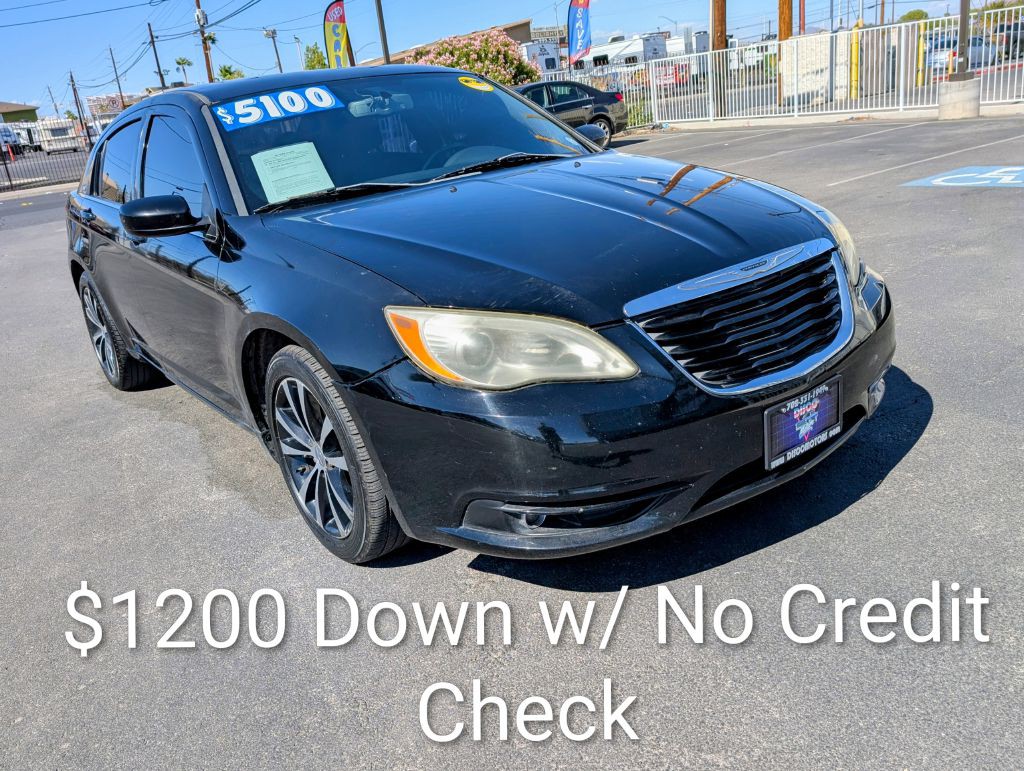 2012 Chrysler 200 Image 1