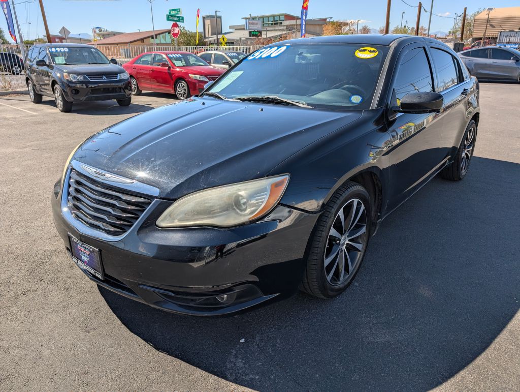 2012 Chrysler 200 Image 4