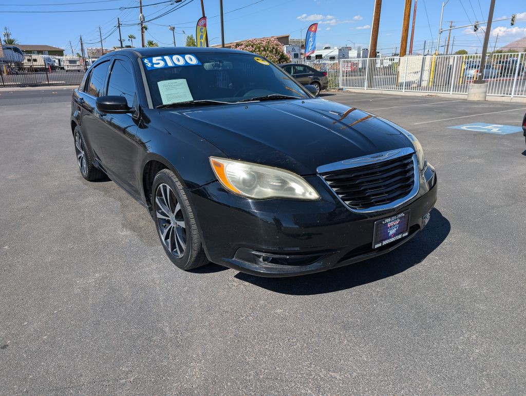2012 Chrysler 200 Image 6