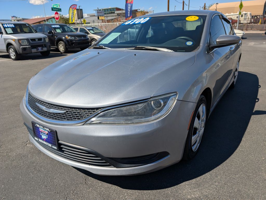 2015 Chrysler 200 Image 5