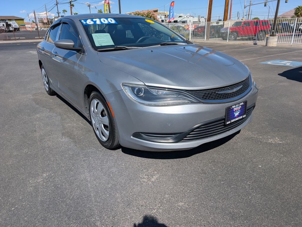 2015 Chrysler 200 Image 6