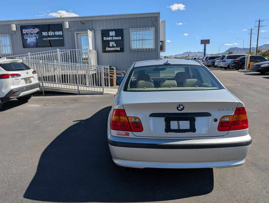 2005 BMW 3 Series Image 2