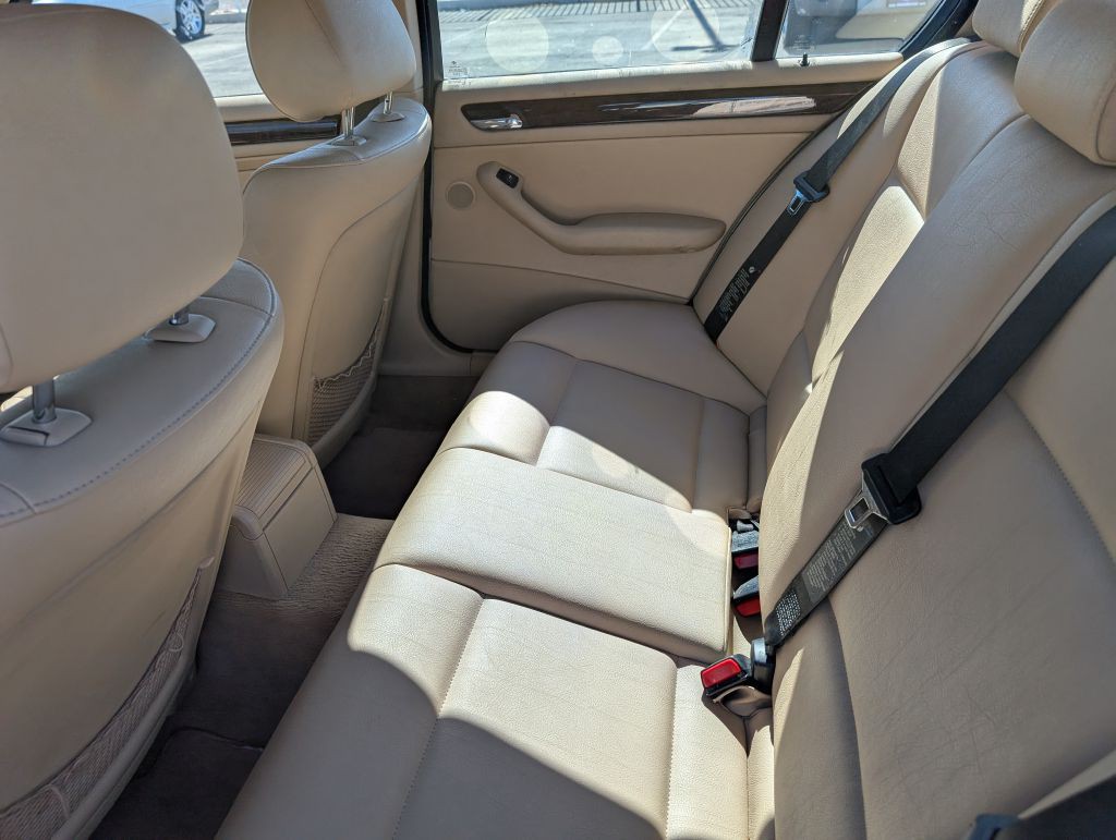 2005 BMW 3 Series Image 12