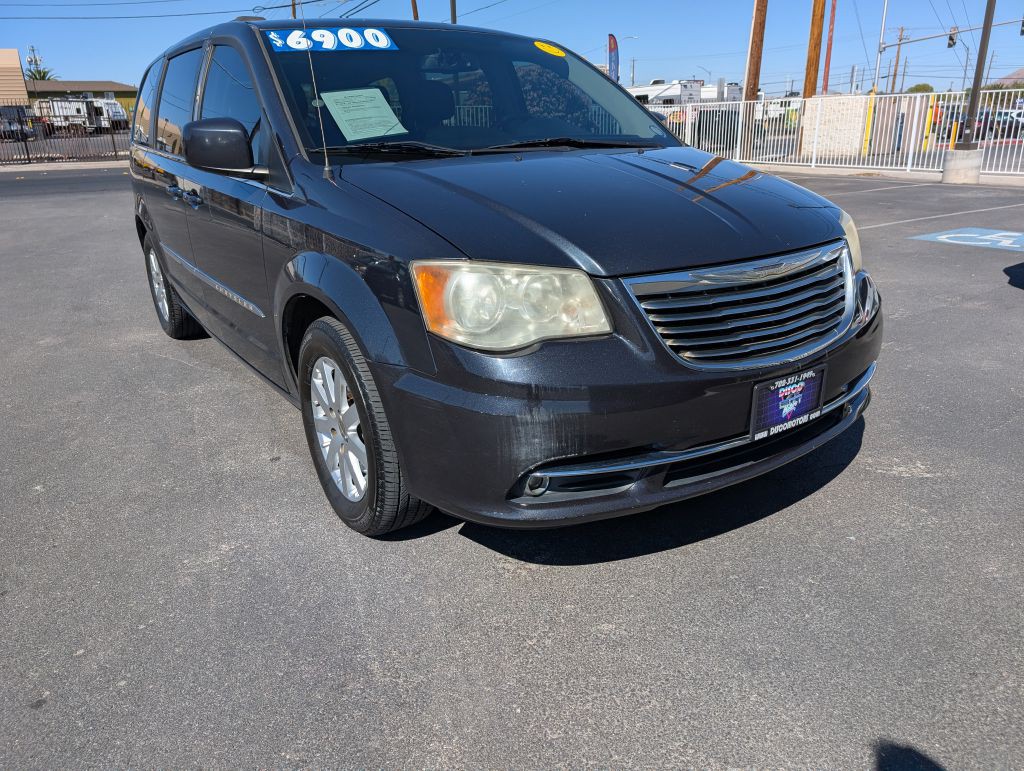 2014 Chrysler Town & Country Image 5