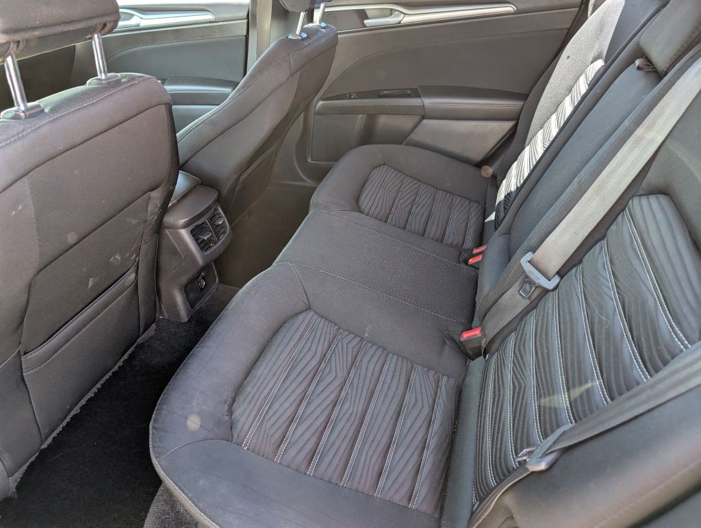 2016 Ford Fusion Image 11