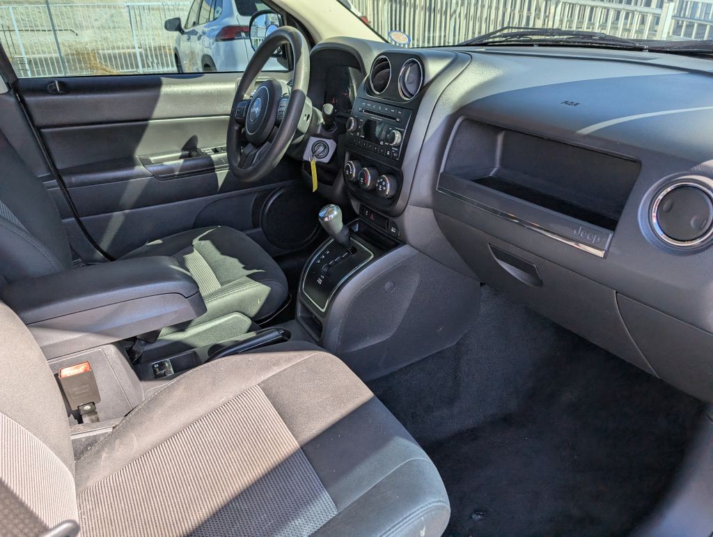 2012 Jeep Compass Image 8