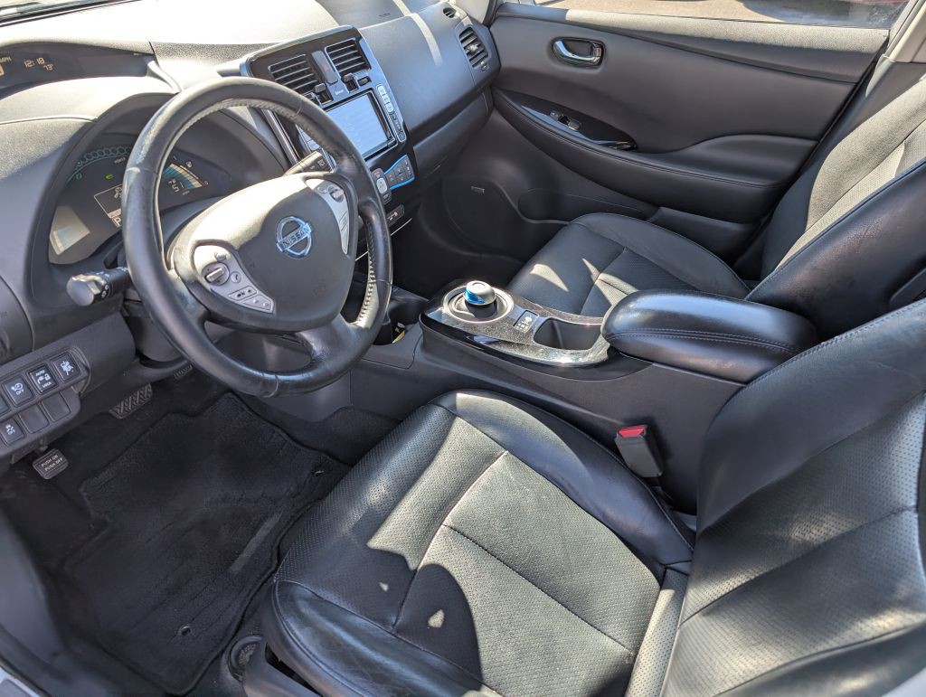2014 Nissan Leaf Image 9