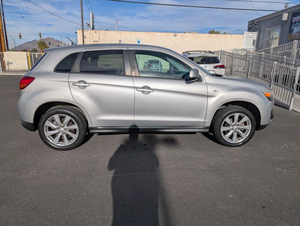 2015 Mitsubishi Outlander Image 4