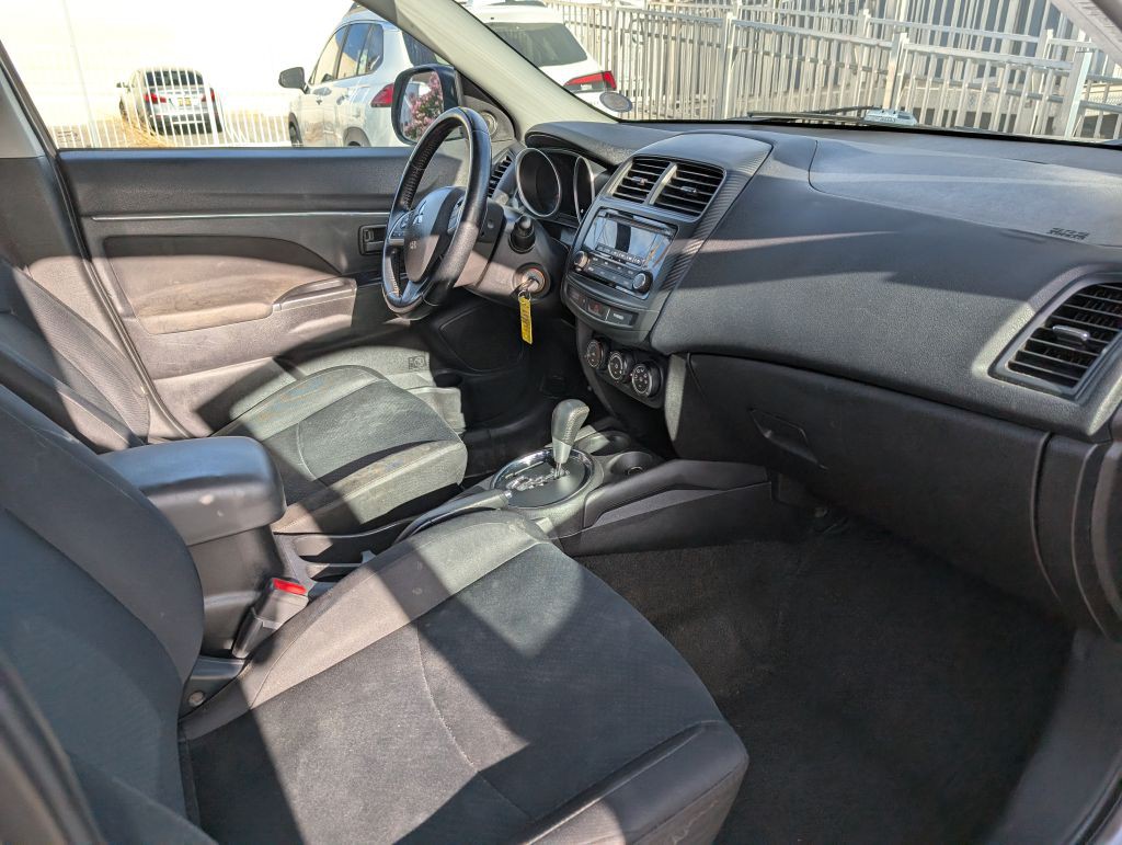 2015 Mitsubishi Outlander Image 9