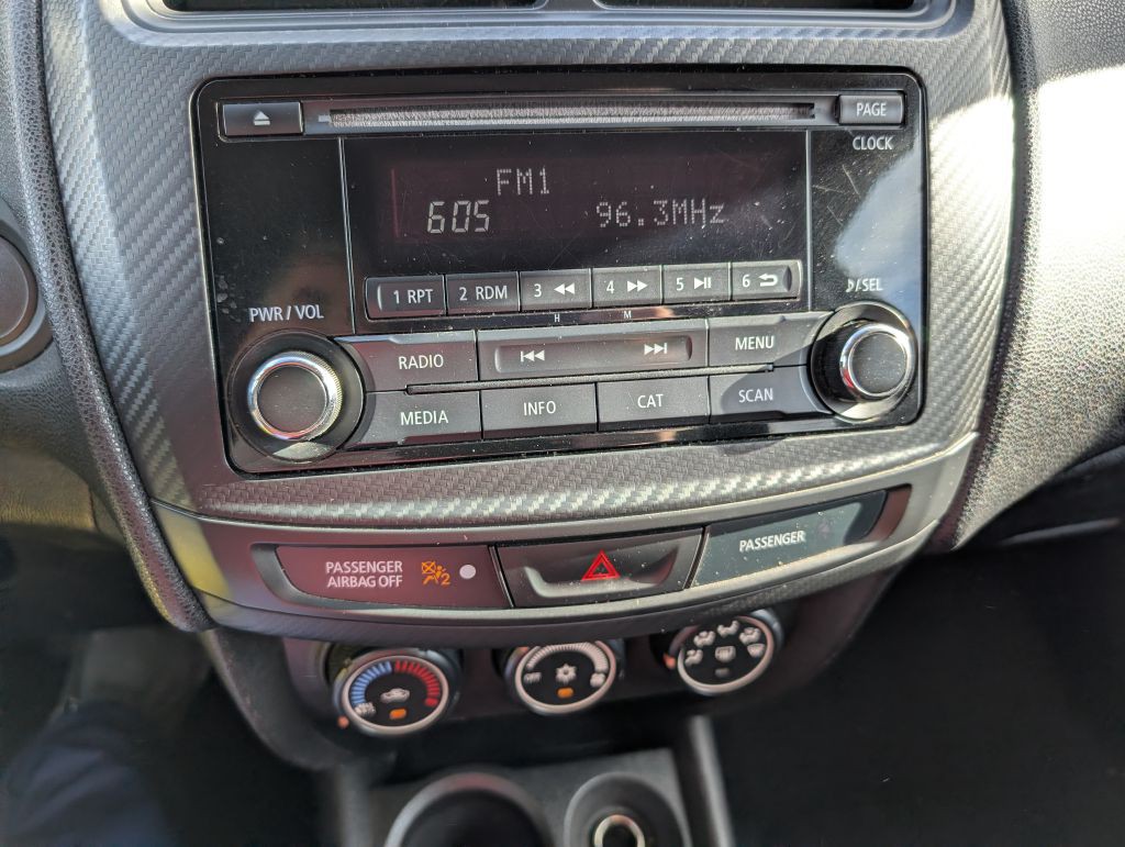 2015 Mitsubishi Outlander Image 10