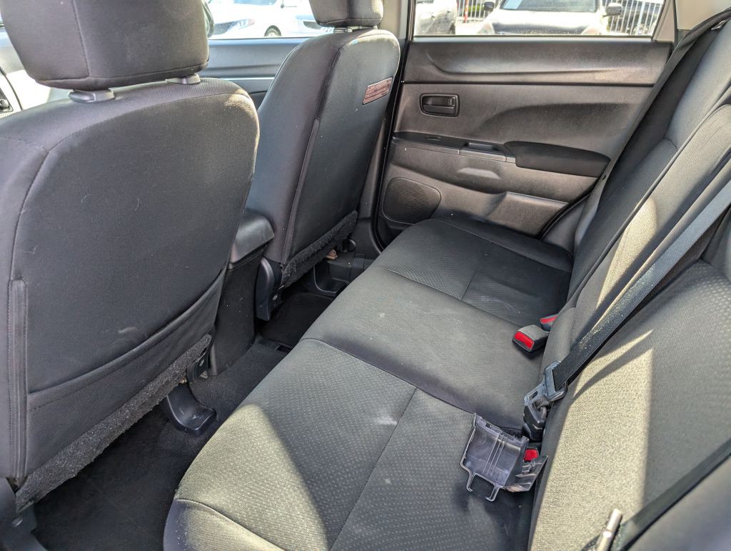 2015 Mitsubishi Outlander Image 11