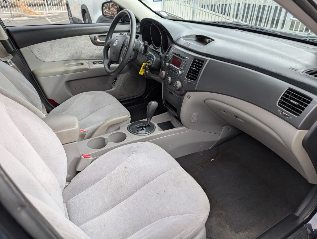 2010 Kia Optima Image 8