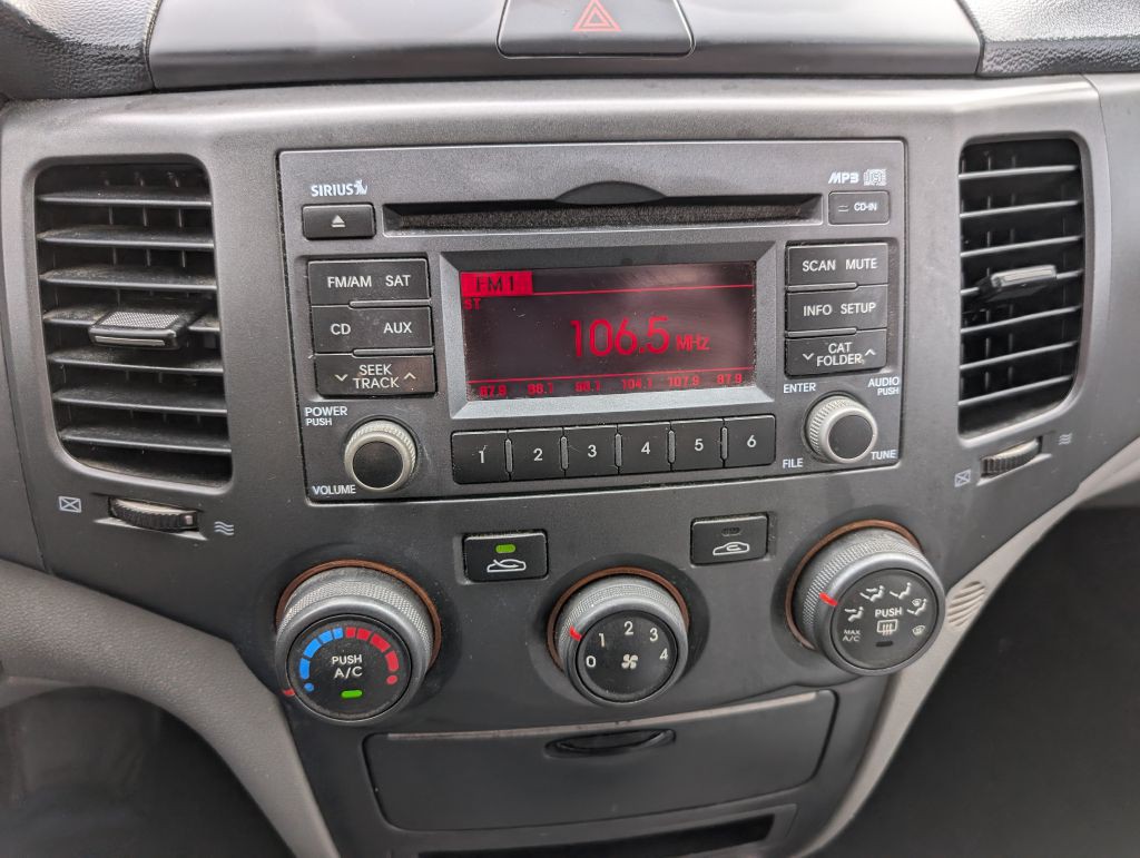 2010 Kia Optima Image 9