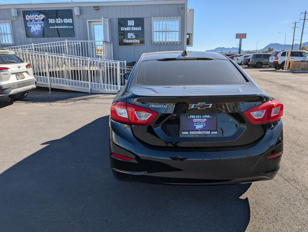 2016 Chevrolet Cruze Image 2