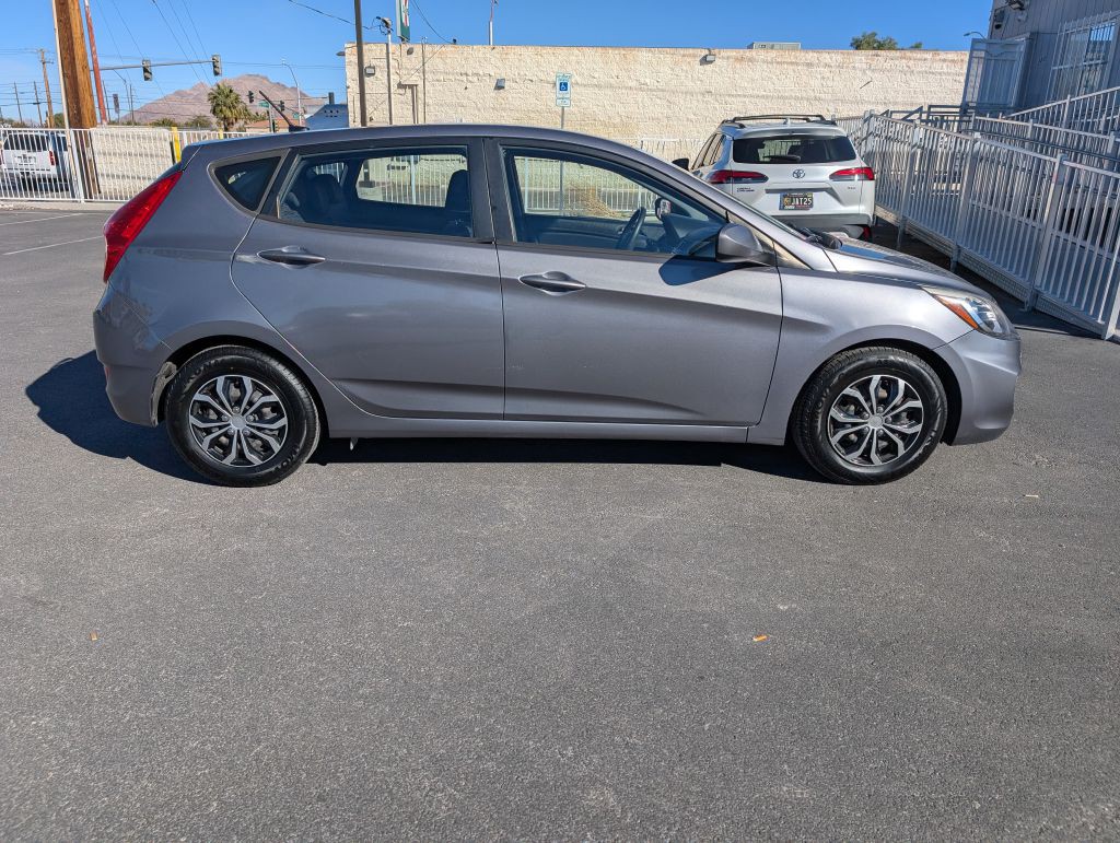 2016 Hyundai Accent Image 3