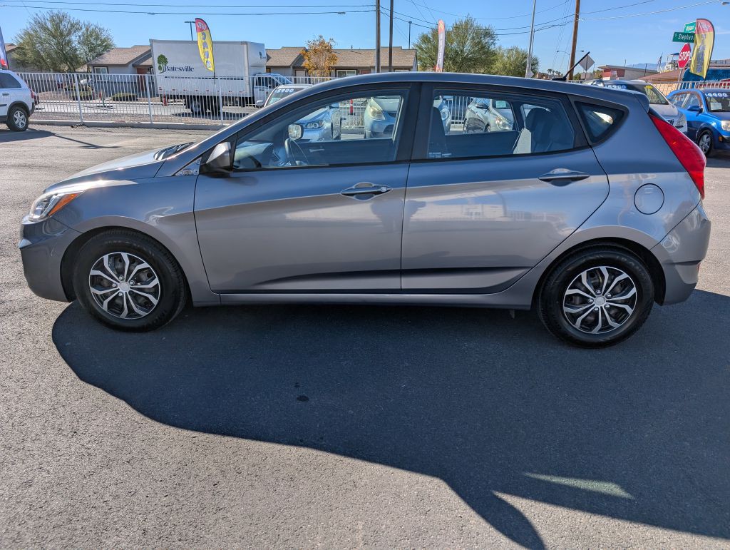 2016 Hyundai Accent Image 5