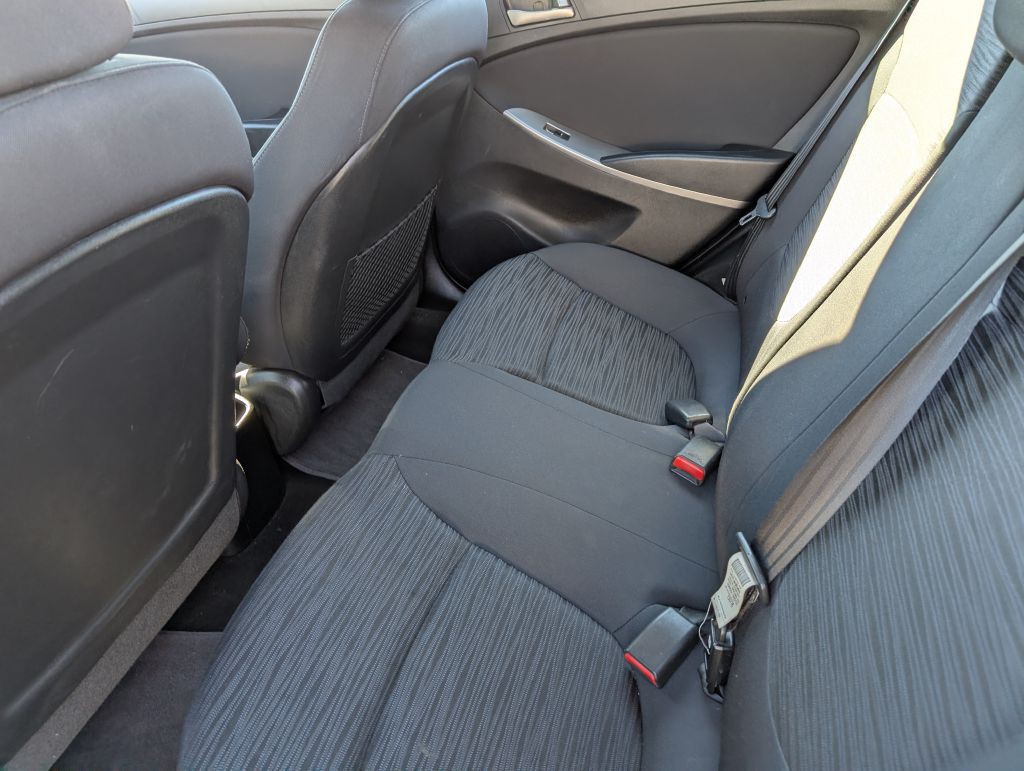 2016 Hyundai Accent Image 11