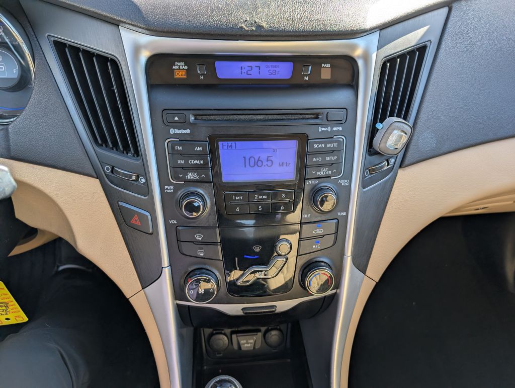 2011 Hyundai Sonata Image 10