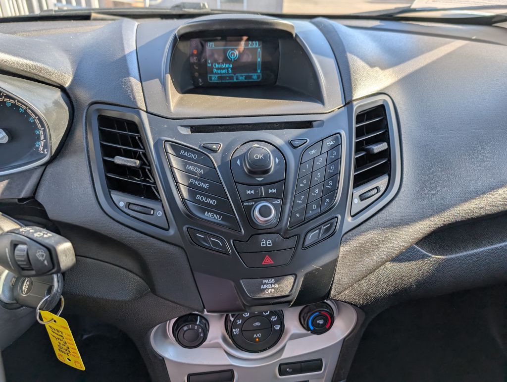 2015 Ford Fiesta Image 10