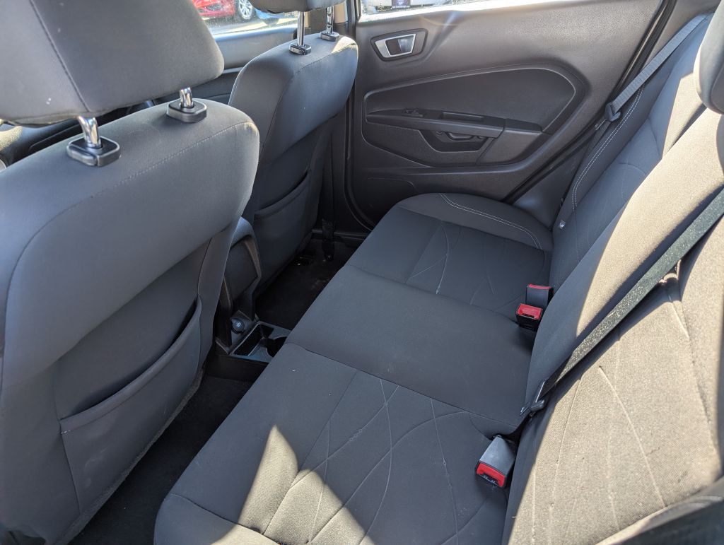 2015 Ford Fiesta Image 12