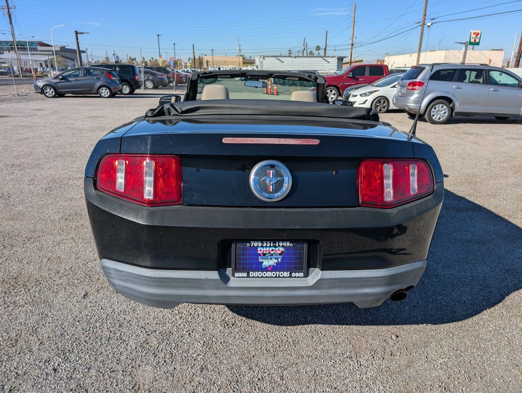 2010 Ford Mustang Image 2