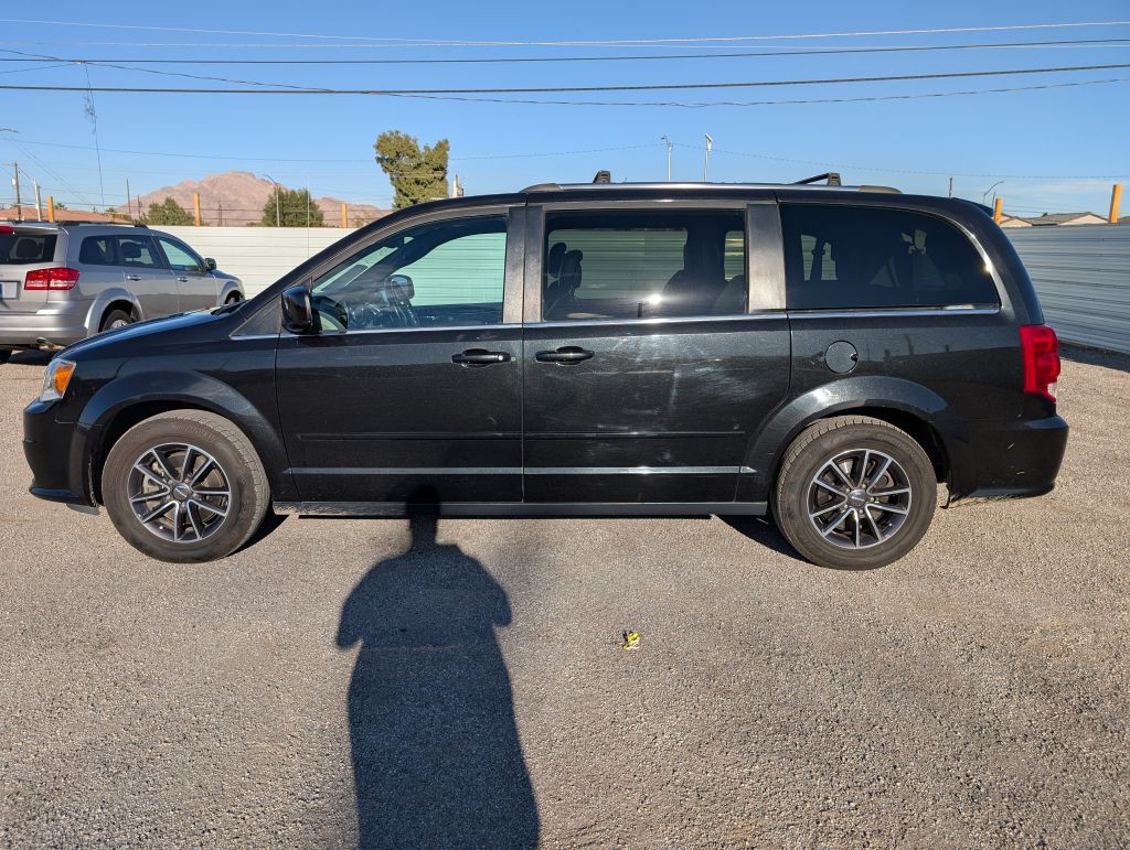 2017 Dodge Grand Caravan Image 3