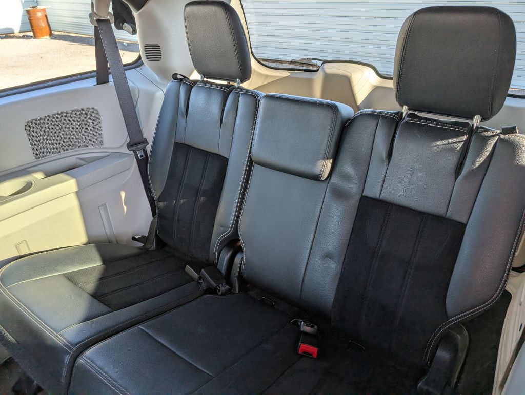 2017 Dodge Grand Caravan Image 9