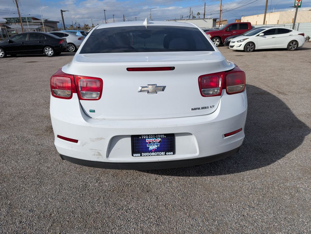 2015 Chevrolet Malibu Image 2