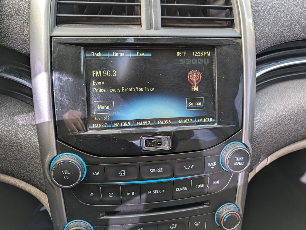 2015 Chevrolet Malibu Image 9