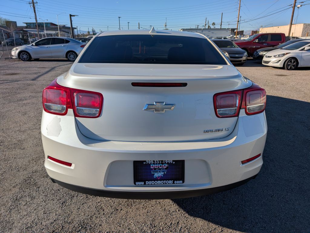 2013 Chevrolet Malibu Image 2