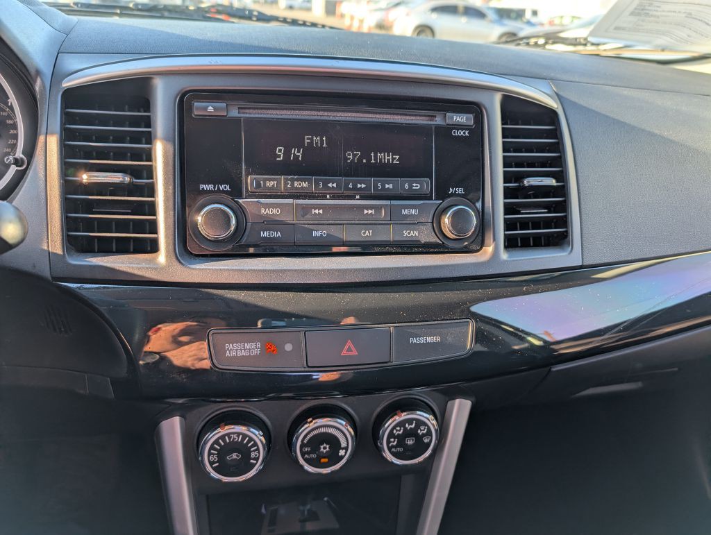 2016 Mitsubishi Lancer Image 8