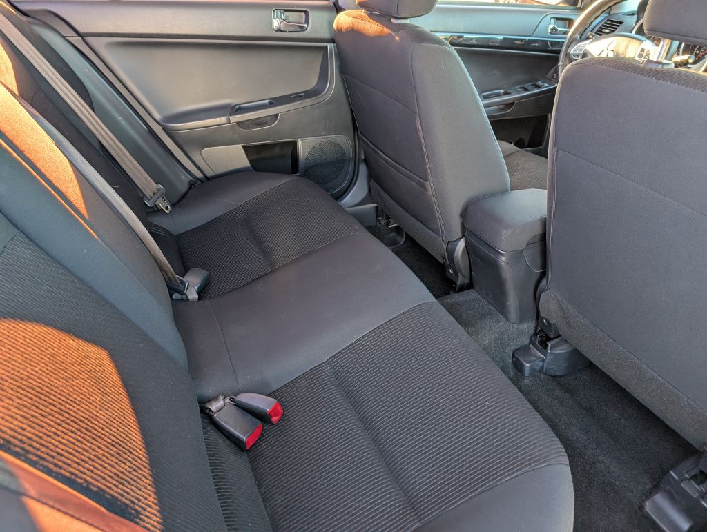 2016 Mitsubishi Lancer Image 11