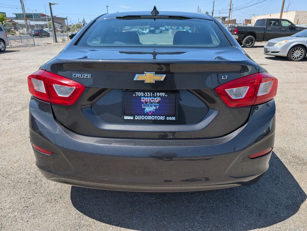2017 Chevrolet Cruze Image 2