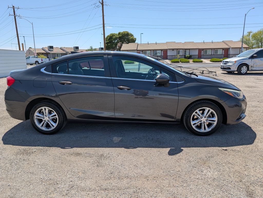 2017 Chevrolet Cruze Image 4